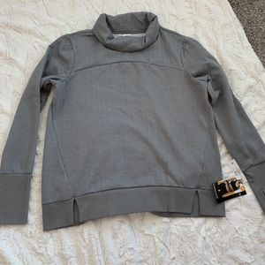 Avia Pullover